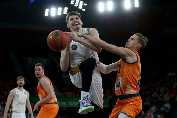 尤其是边路 尤其是边路